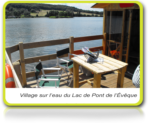 Village Sur L'eau Du Lac De Pont - Luxury Yacht (600x480)