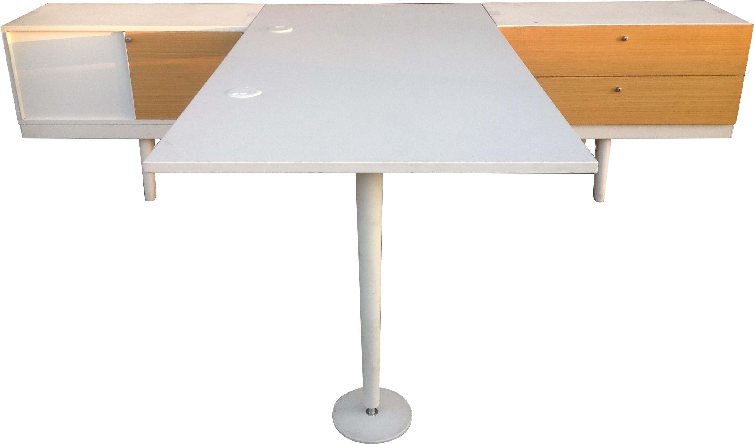 Desk (2592x1936)