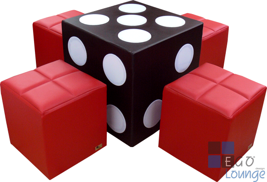 Colores De Los Círculos Y Tapicería De La Mesa A Elegir - Dice Game (550x375)