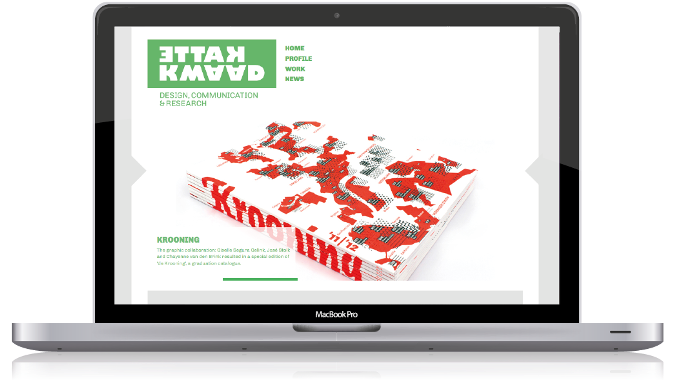 Negocio Que Segura O Celular (900x561)