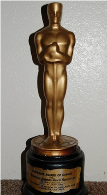 Due To Metal Shortages, Any Oscars Awarded For A Period - Oscars Made Of Plaster (400x400)