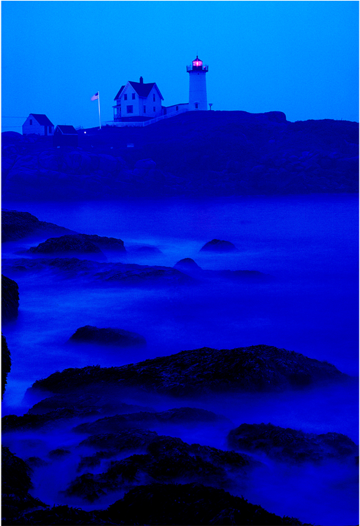 Photograph Of A Maine Lighthouse In Blue Mist And Ocean - Lighthouse (1000x750)