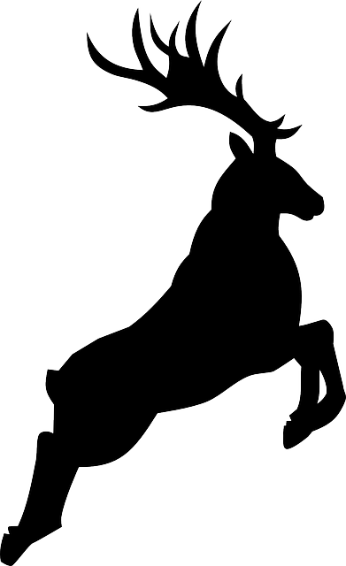 Buck Deer Silhouette - Reindeer Silhouette Png (391x640)