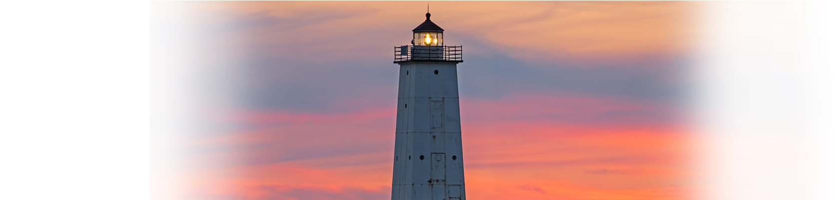 The Calm Setting Is Appropriate Considering This Lighthouse - Observation Tower (1920x400)