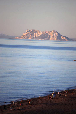 Gibraltar Y El Norte De África Desde El Balcón De La - Sea (670x435)