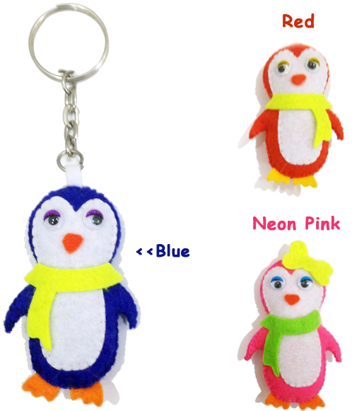 Christmas Penguin Felt Keychain - Christmas Day (588x586)