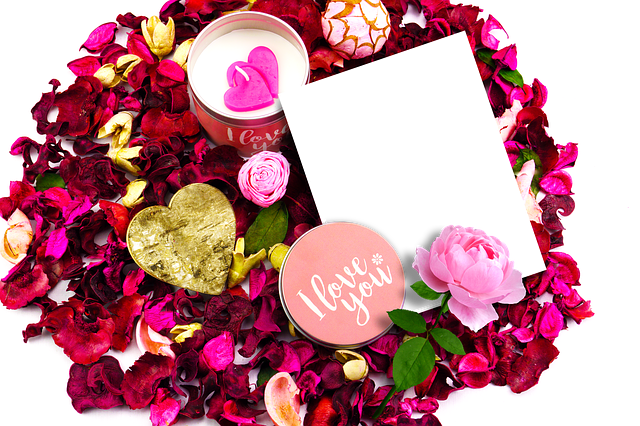 Romance, Love, Valentine, Romantic, Couple, Celebration - Happy Thursday Heart With Rose (640x426)