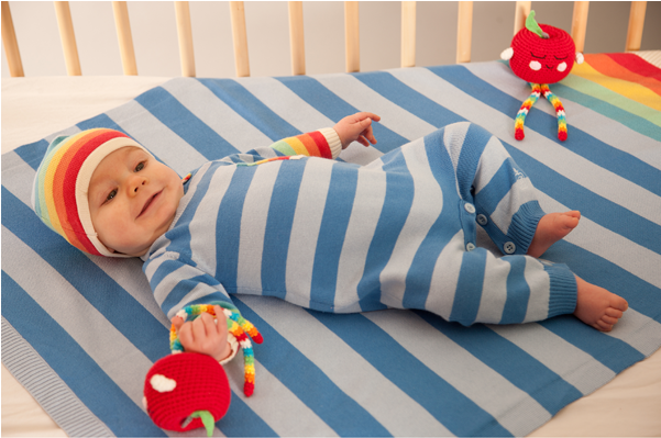 Bonnie Baby London 100% Organic Cotton Blanket, Hat - Studio Couch (600x800)