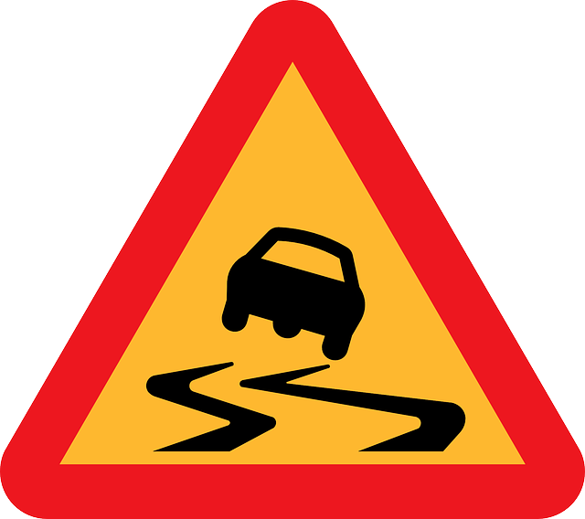 Sign, Car, Traffic, Transportation, Road, Street - Road Slippery When Wet Sign (640x568)