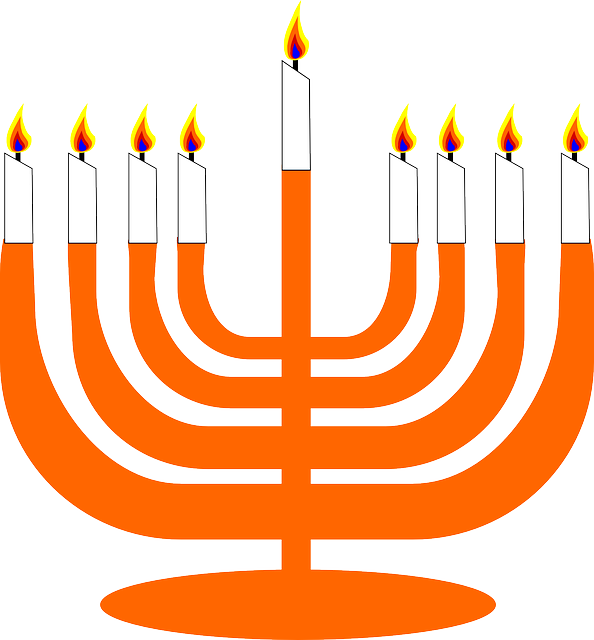 Jewish Monuments In Barcelona - Menorah Clip Art (594x640)