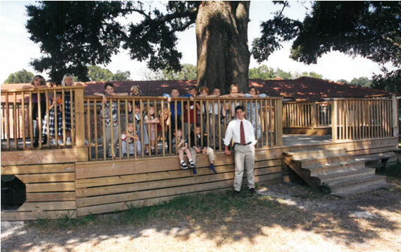 Preschool Raising Funds For Playground Cover - Picket Fence (870x580)