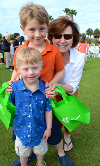 Julian And Ben Wohl With Their Aunt, Kathleen Seibel - Toddler (870x580)
