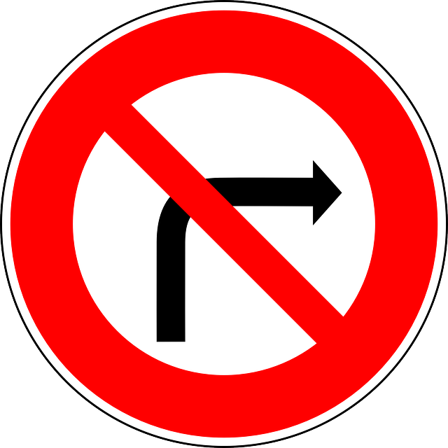 Traffic Sign, Sign, Regulatory Sign - Verkeersbord Verboden Rechts Afslaan (640x640)