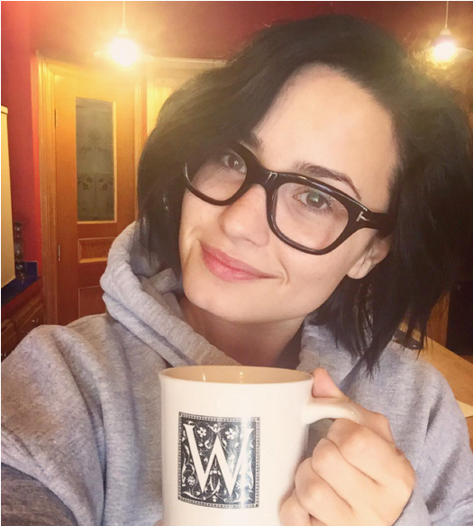 Olha Que Linda E Cult A Demi Lovato Fazendo Essa Selfie - Demi Lovato Sin Makeup (1200x630)