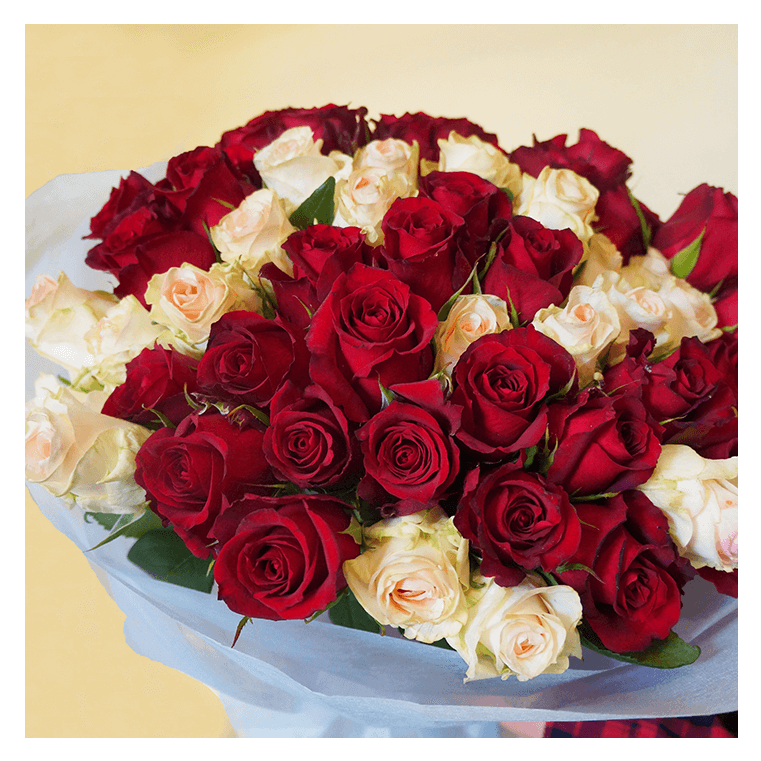 Bouquet De Rosas Rojas Y Blancas - Floribunda (800x800)