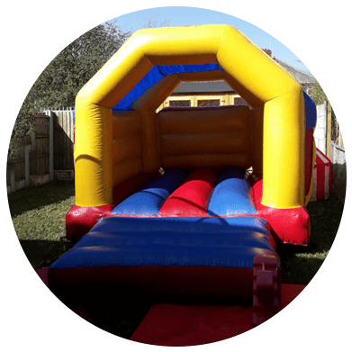 Yellow Bouncy Castle - Inflatable (408x398)