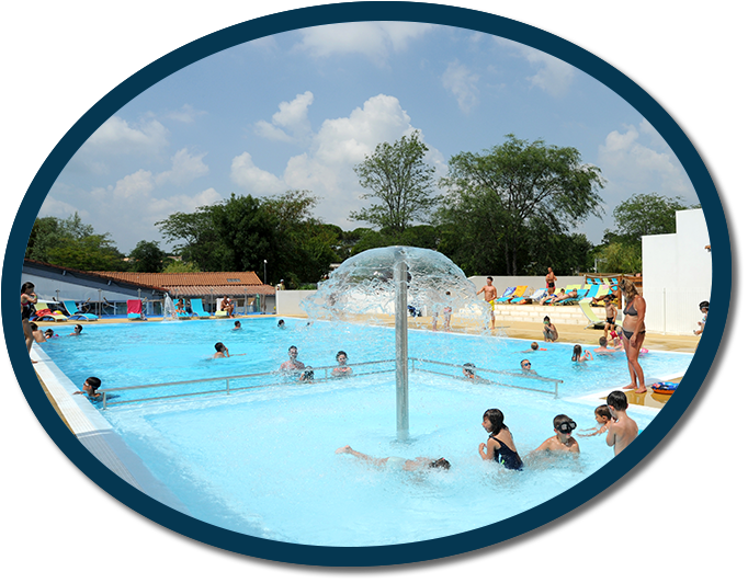 Au Camping Les Ormeaux À Saint-palais Sur Mer , Un - Swimming Pool (682x532)