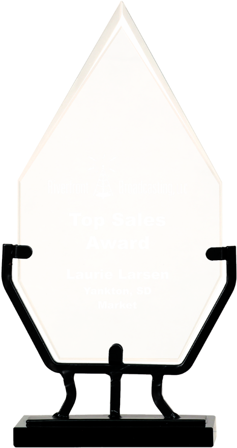 Small Diamond Vintage Glass With Metal Base - Glass (482x900)