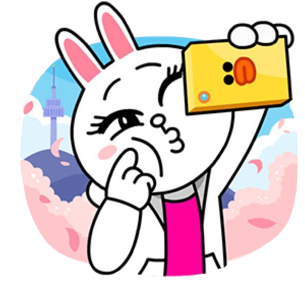 Cony Taking A Selfie Whilst Squeezing Her Cheek - Cony Brown Selfie (640x582)