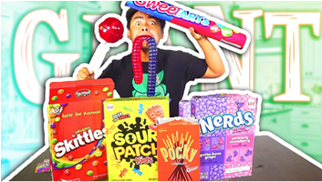 Candy Simulator - Rhode Island Novelty Perfect Size Candy Box Assortment (352x352)