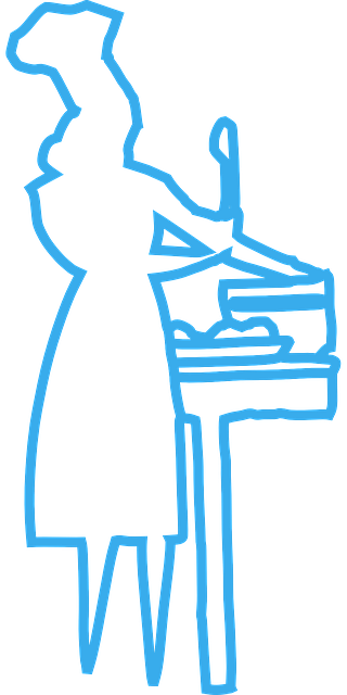 Chef Woman Cooking Blue Kitchen Outline Female - Chefe Mulher De Cozinha (320x640)