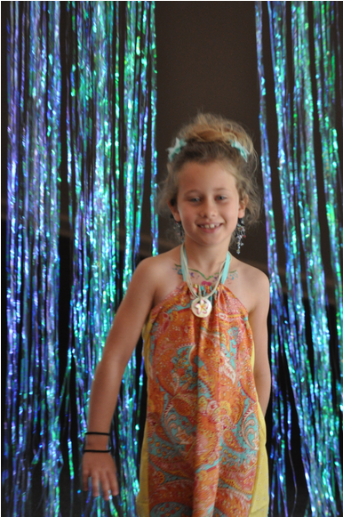 Girls Strut Original Designs In Fashionista Camp Fashion - Girl (870x580)