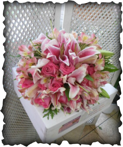 Buque De Noiva Com Lírios Asiático Cor De Rosa E Rosas - Bouquet -  (413x495) Png Clipart Download