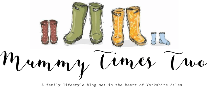 Hi, I'm Victoria, The 36 Year Old Blogger Behind 'mummy - Rain Boot (1050x311)