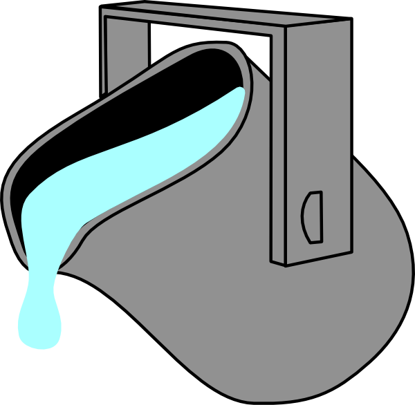 Paint Baby Blue Bucket Clip Art - Cartoon Bucket With Water (600x586)