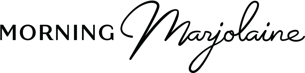 Yoga With Bow - Calligraphy (1000x250)