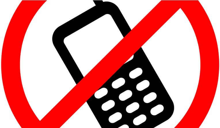 Texting Clipart Someone Is Considering A Texting Friendly - No Mobile Phone While Driving (800x445)