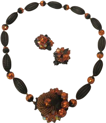 The Set Consists Of A Matching Necklace And Clip Earrings - Necklace (390x390)