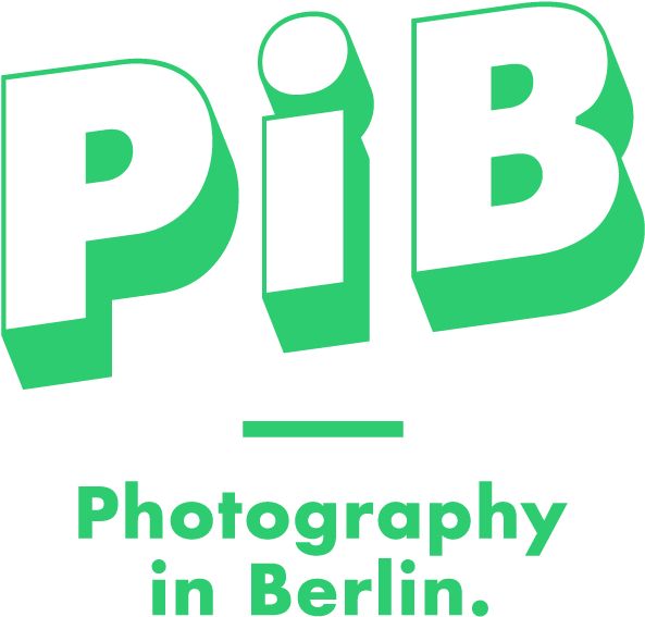 Photographer Clipart Press Conference - Photographer Clipart Press Conference (600x600)