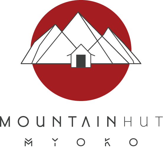 Mountain Hut Myoko Is A Ski Lodge At The Base Of Ikenotiara - Mountain Hut Myoko Is A Ski Lodge At The Base Of Ikenotiara (552x501)