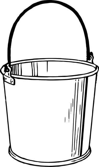 Bucket Clip Art (379x640)