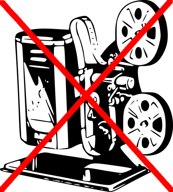 Fpska Не Показывает, А «перерабатывает» Видео Из Одного - Movie Projector (579x640)