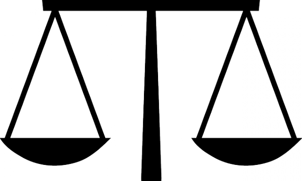 Une Vie Brisée Par L'absurdité - Scales Of Justice Clip Art (600x360)