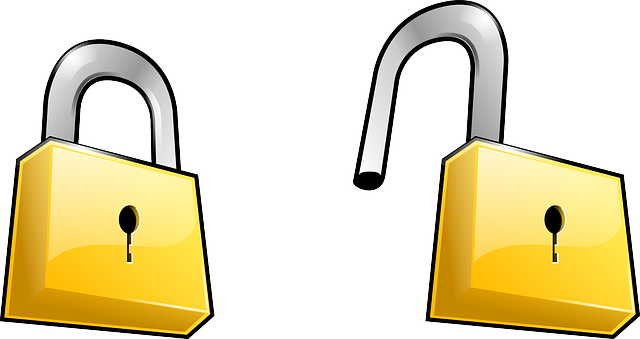 Door Knob With Key Lock Photo - Lock Locked And Unlocked (640x339)