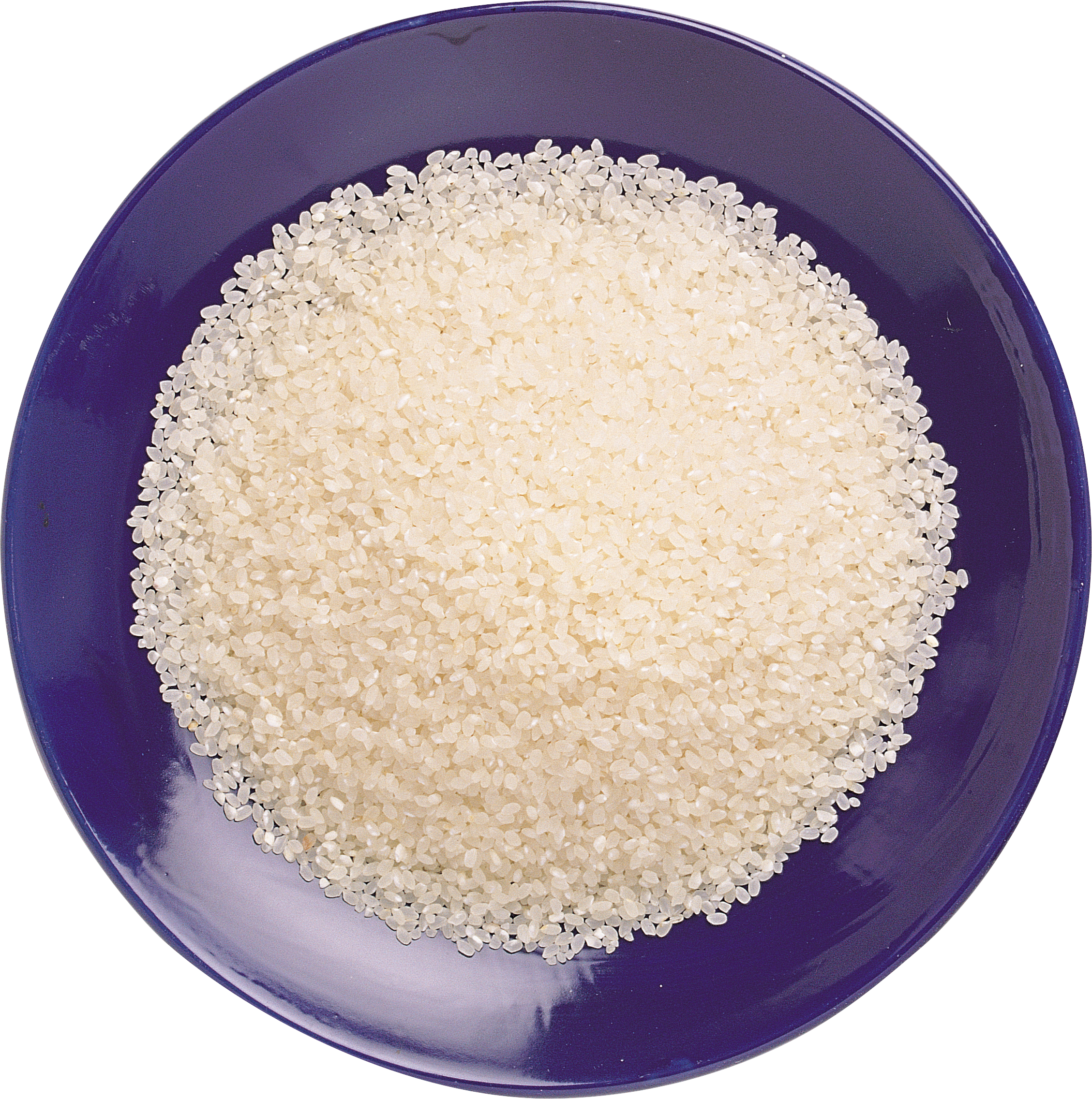 M rice. Дробленка рис. Рисовая крупа. Рис в тарелке. Рисовая крупа на белом фоне.