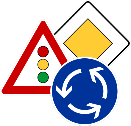 Verkehrszeichen Beeinflussen Und Regeln Den Verkehr - German Traffic Sign Roundabout Mandatory (440x421)