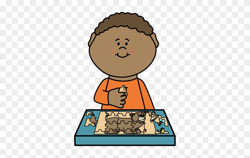 Boy Putting Puzzle Together Clip Art - Boy Doing A Puzzle Clipart #603524