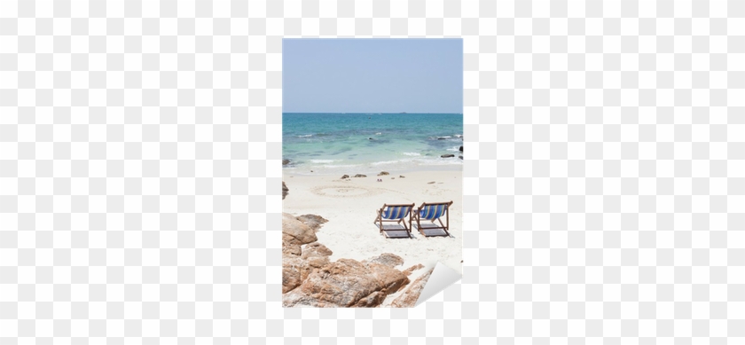 Sticker Chaise De Plage Sur Le Sable Blanc • Pixers® - Mural #834108