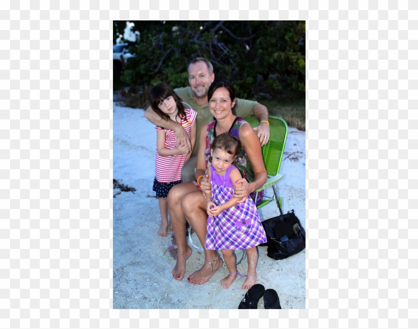 Brian And Stacy Fender With Their Daughters Olivia, - Fun #926753