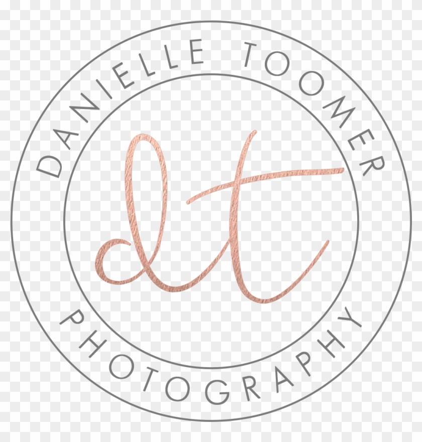 E913 Circle Logo Danielle Toomer - Circle #995999