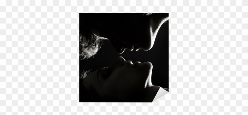 Vinilo Pixerstick Pareja Pasión Atractiva, Joven Hermosa - Sexy Couple Kissing Profile #318352