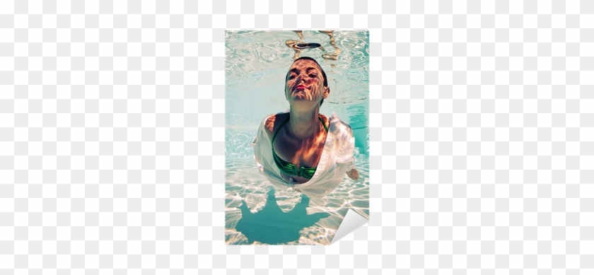 Underwater Woman Portrait With Green Bikini In Swimming - Painting #343566