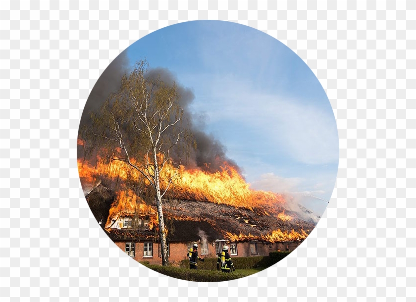 Thatch Roof Fire - Thatched Roof On Fire #402446